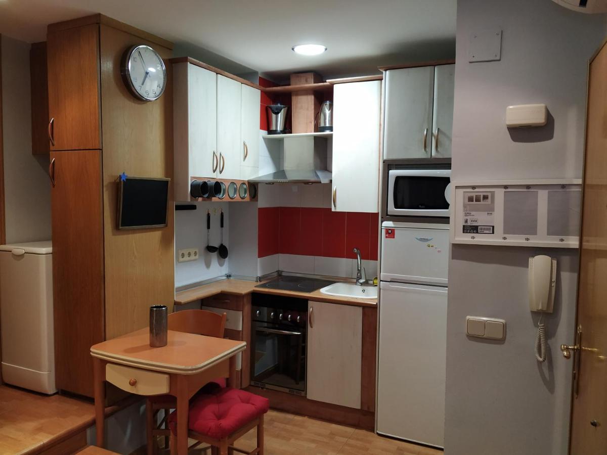 Apartamentos Deluxe Barajas Madrid Bagian luar foto