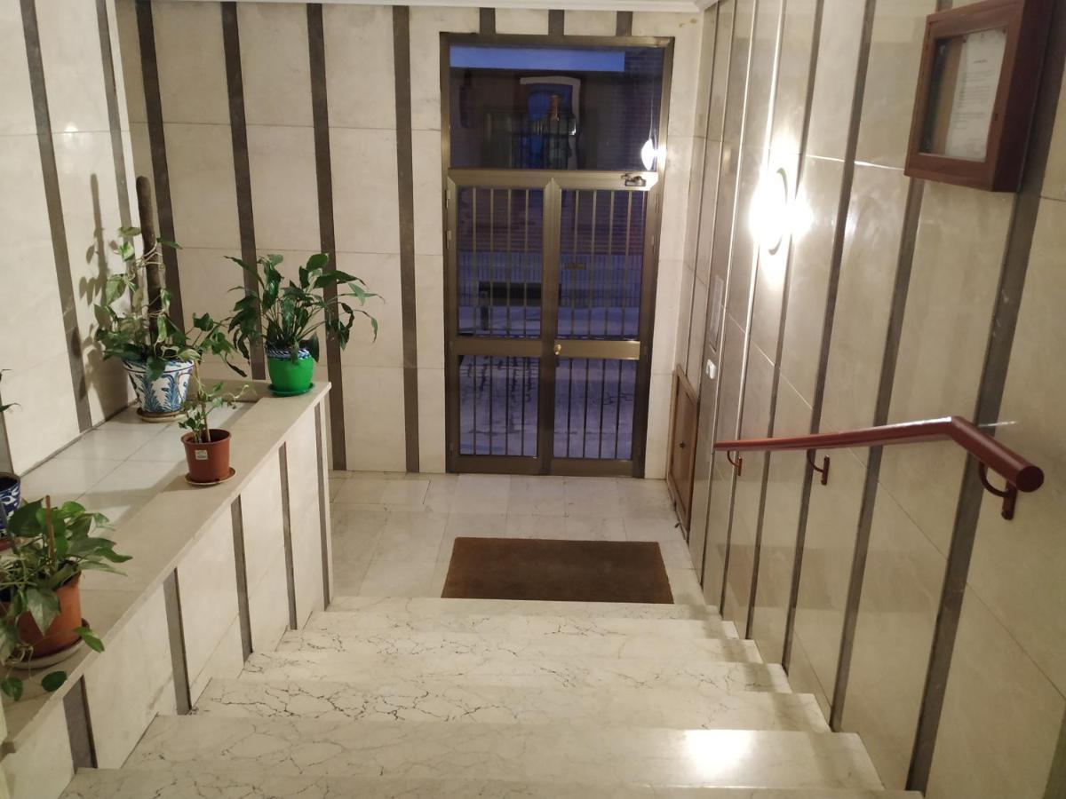 Apartamentos Deluxe Barajas Madrid Bagian luar foto