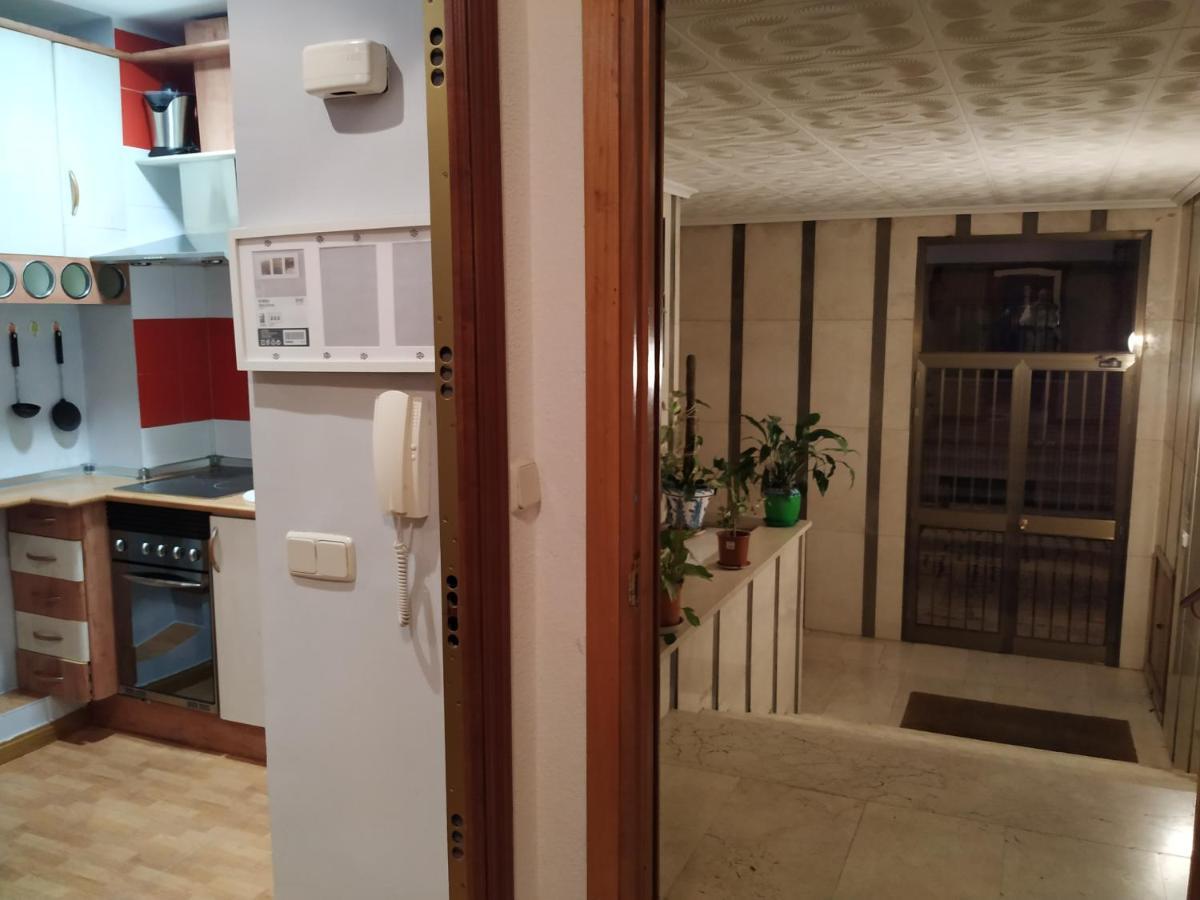Apartamentos Deluxe Barajas Madrid Bagian luar foto