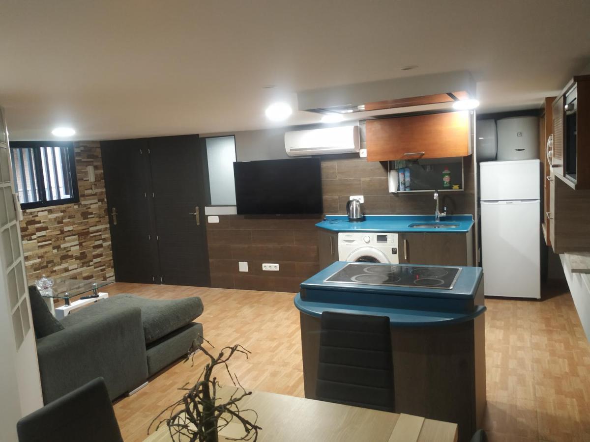 Apartamentos Deluxe Barajas Madrid Bagian luar foto