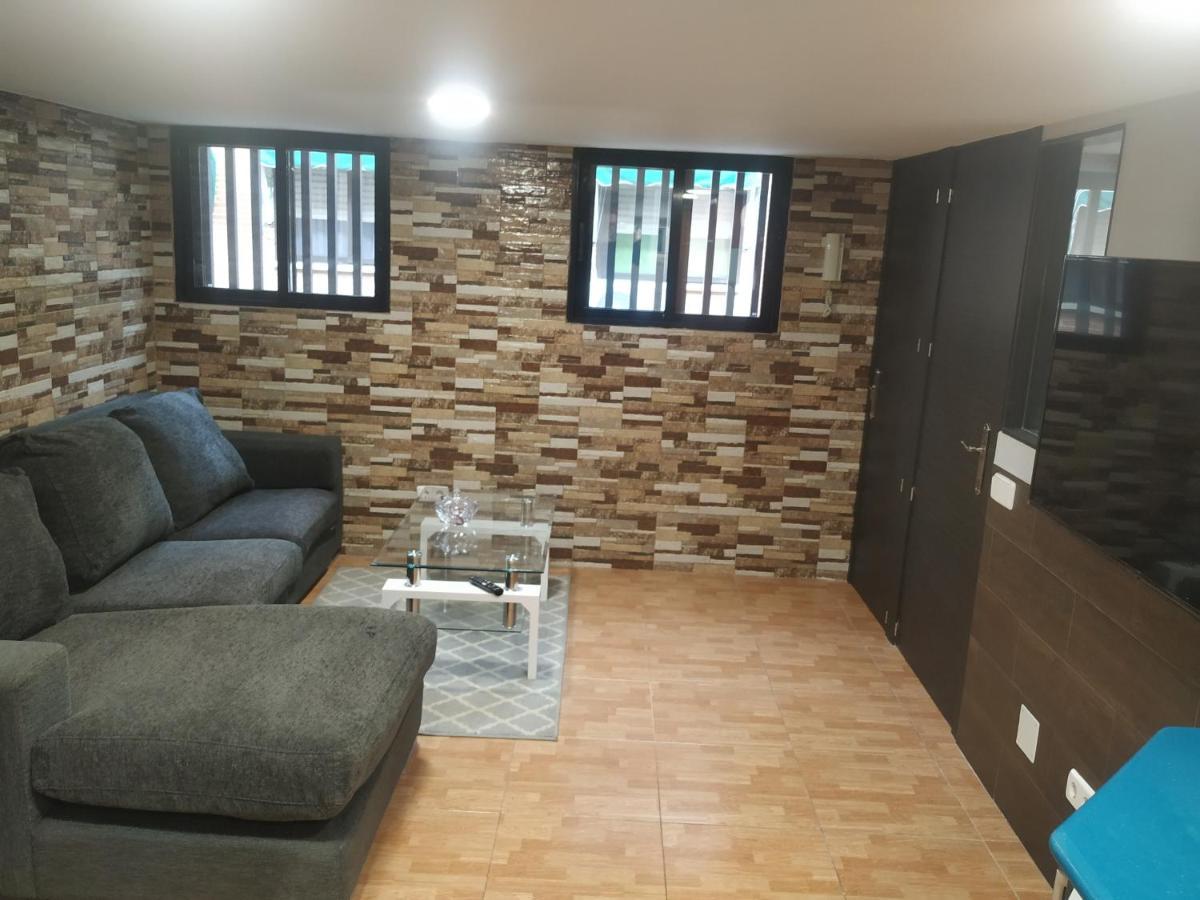Apartamentos Deluxe Barajas Madrid Bagian luar foto