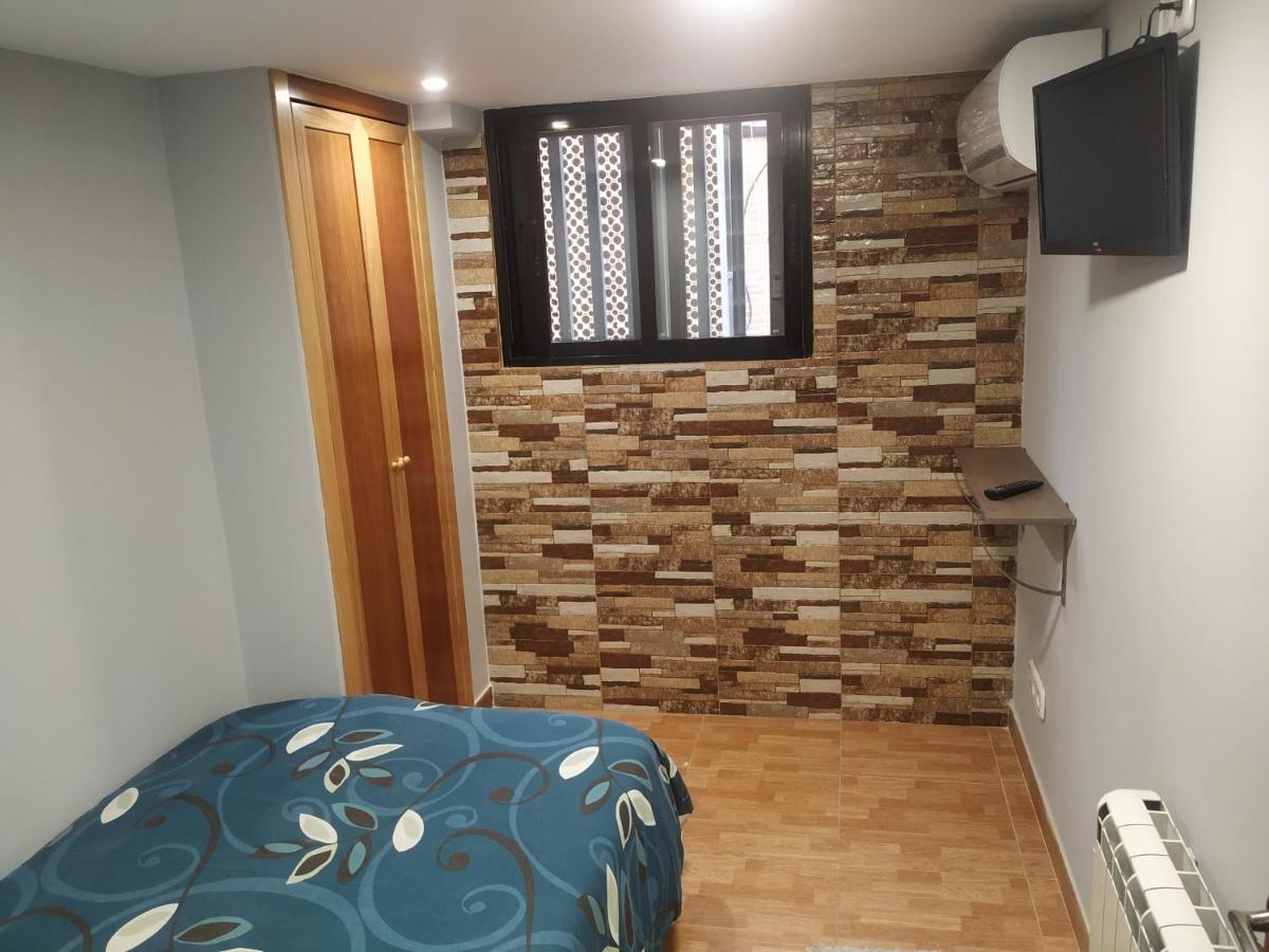 Apartamentos Deluxe Barajas Madrid Bagian luar foto