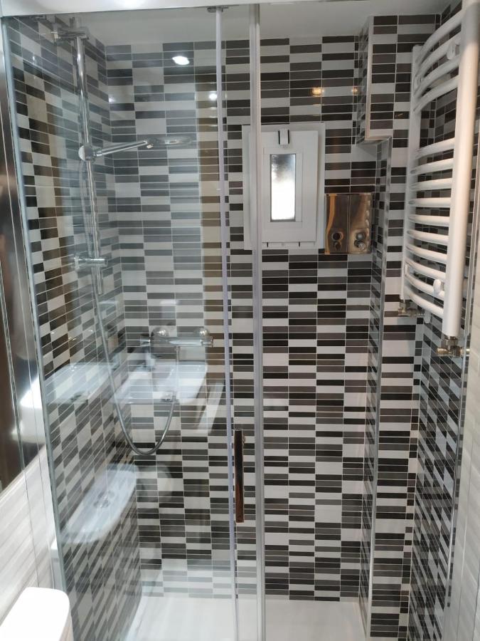 Apartamentos Deluxe Barajas Madrid Bagian luar foto