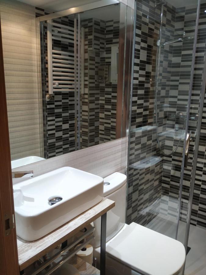 Apartamentos Deluxe Barajas Madrid Bagian luar foto