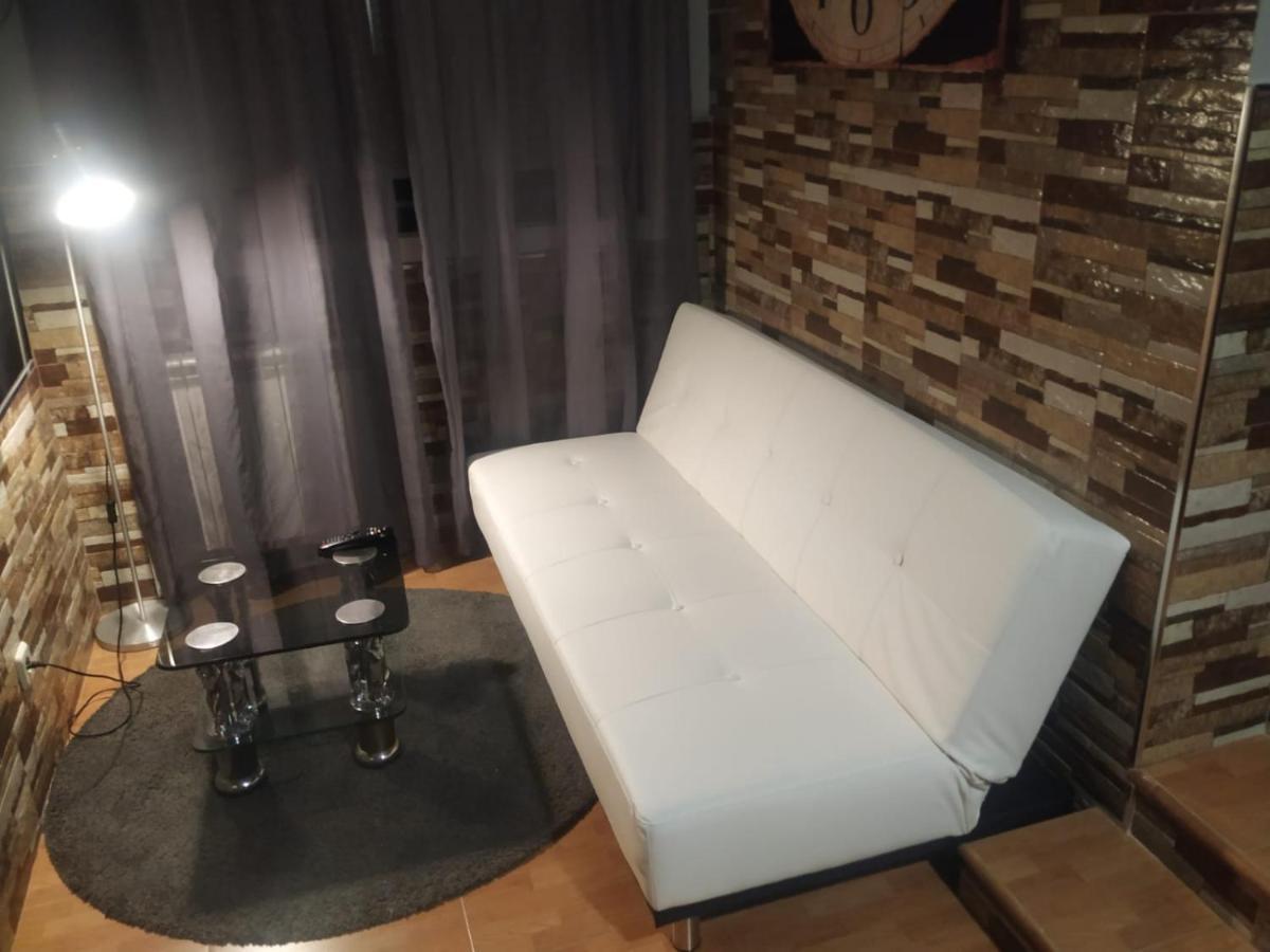 Apartamentos Deluxe Barajas Madrid Bagian luar foto