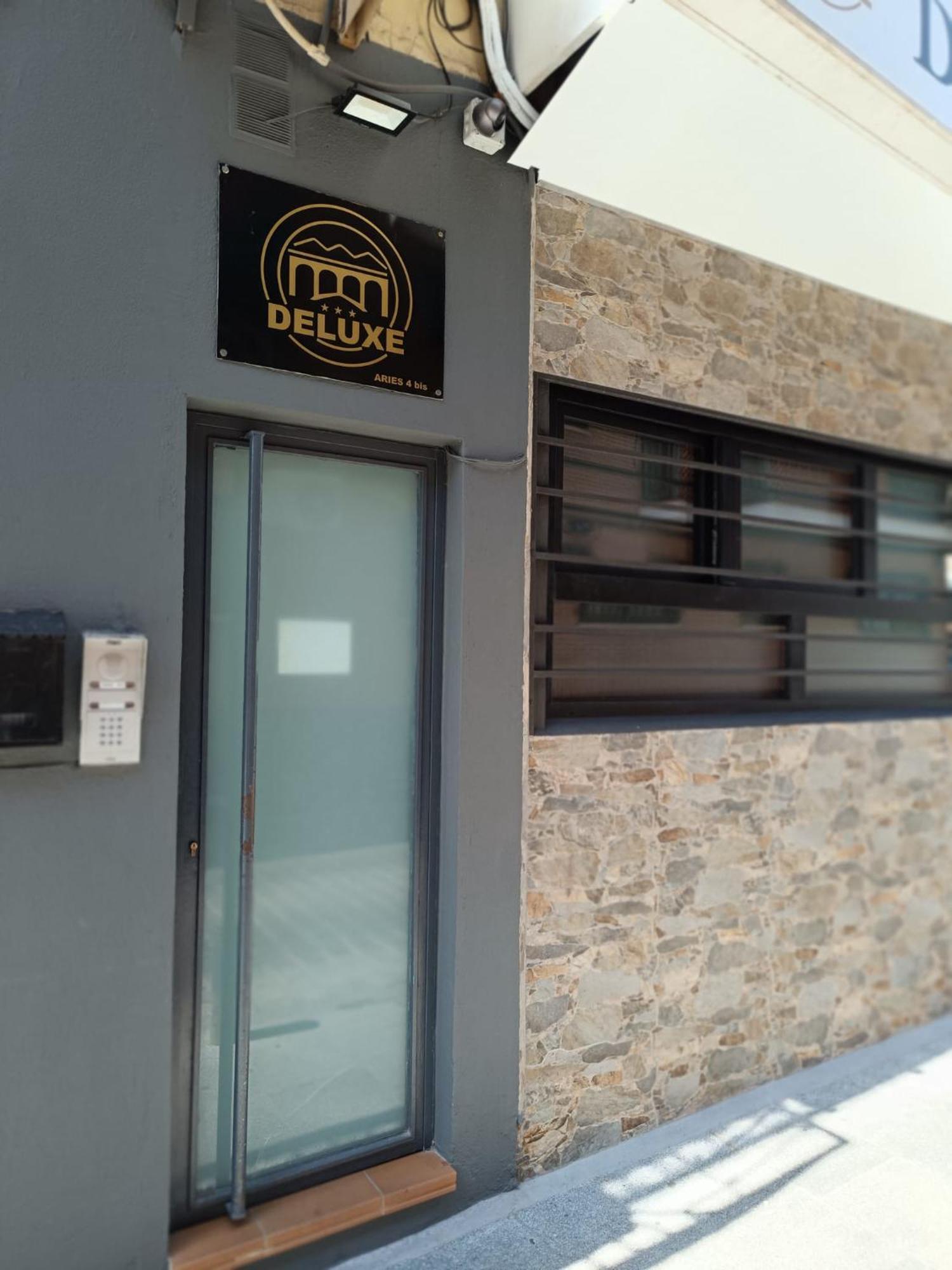 Apartamentos Deluxe Barajas Madrid Bagian luar foto