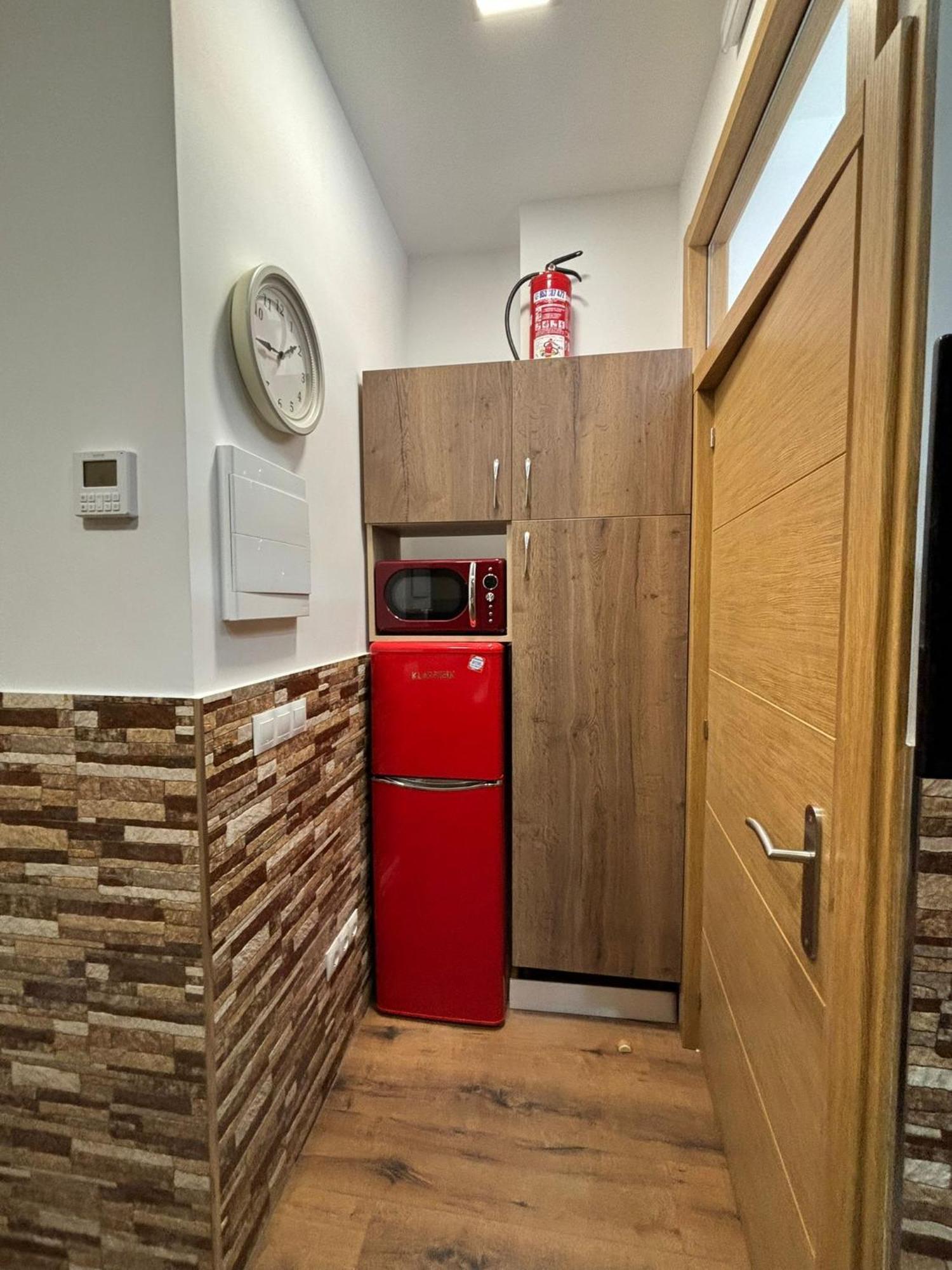 Apartamentos Deluxe Barajas Madrid Bagian luar foto