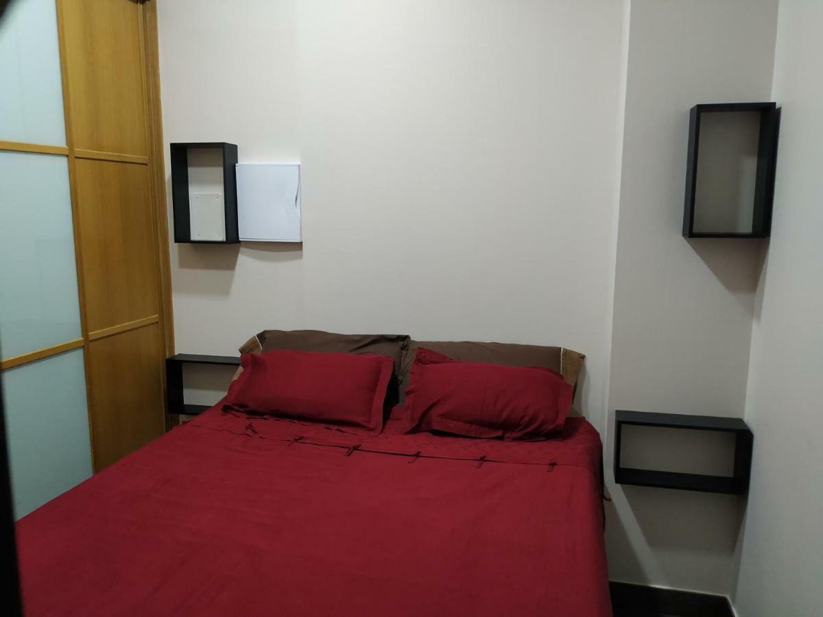 Apartamentos Deluxe Barajas Madrid Bagian luar foto